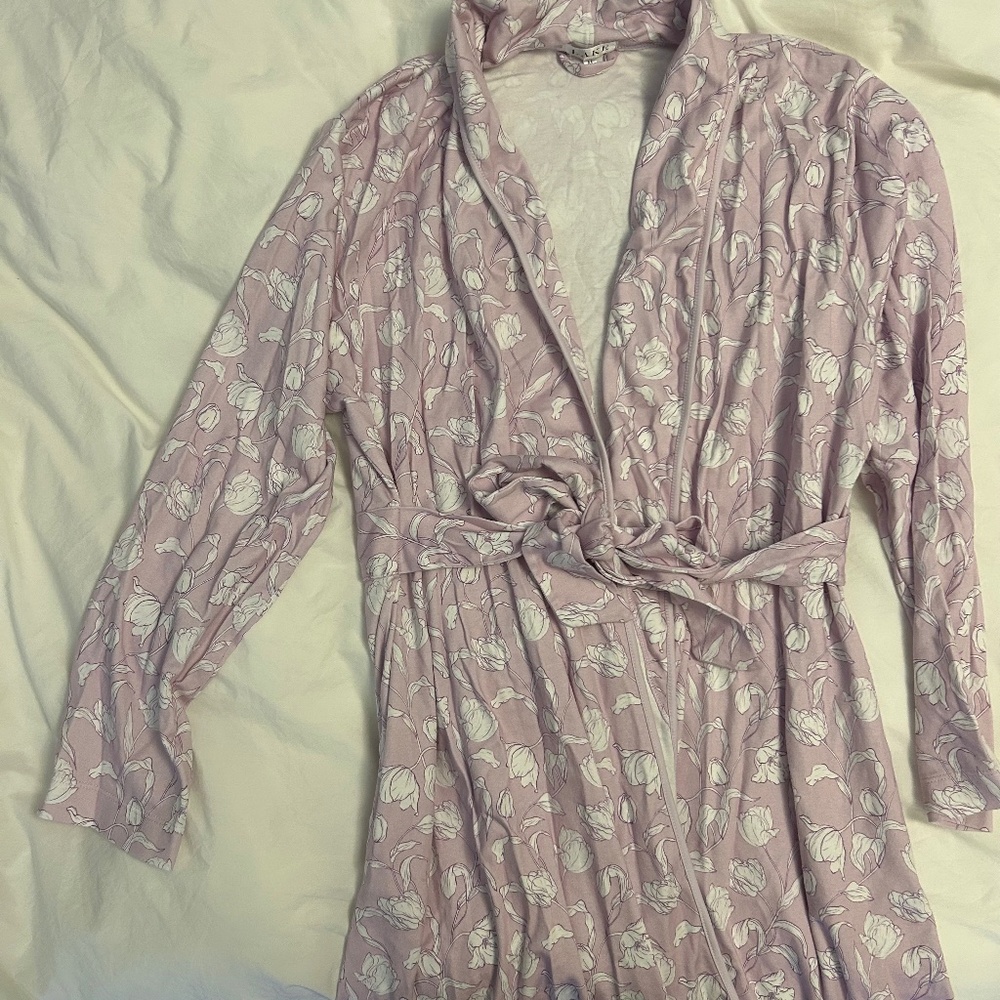 LAKE Pajamas Pina Robe in Wildflower Vine Floral, Size M